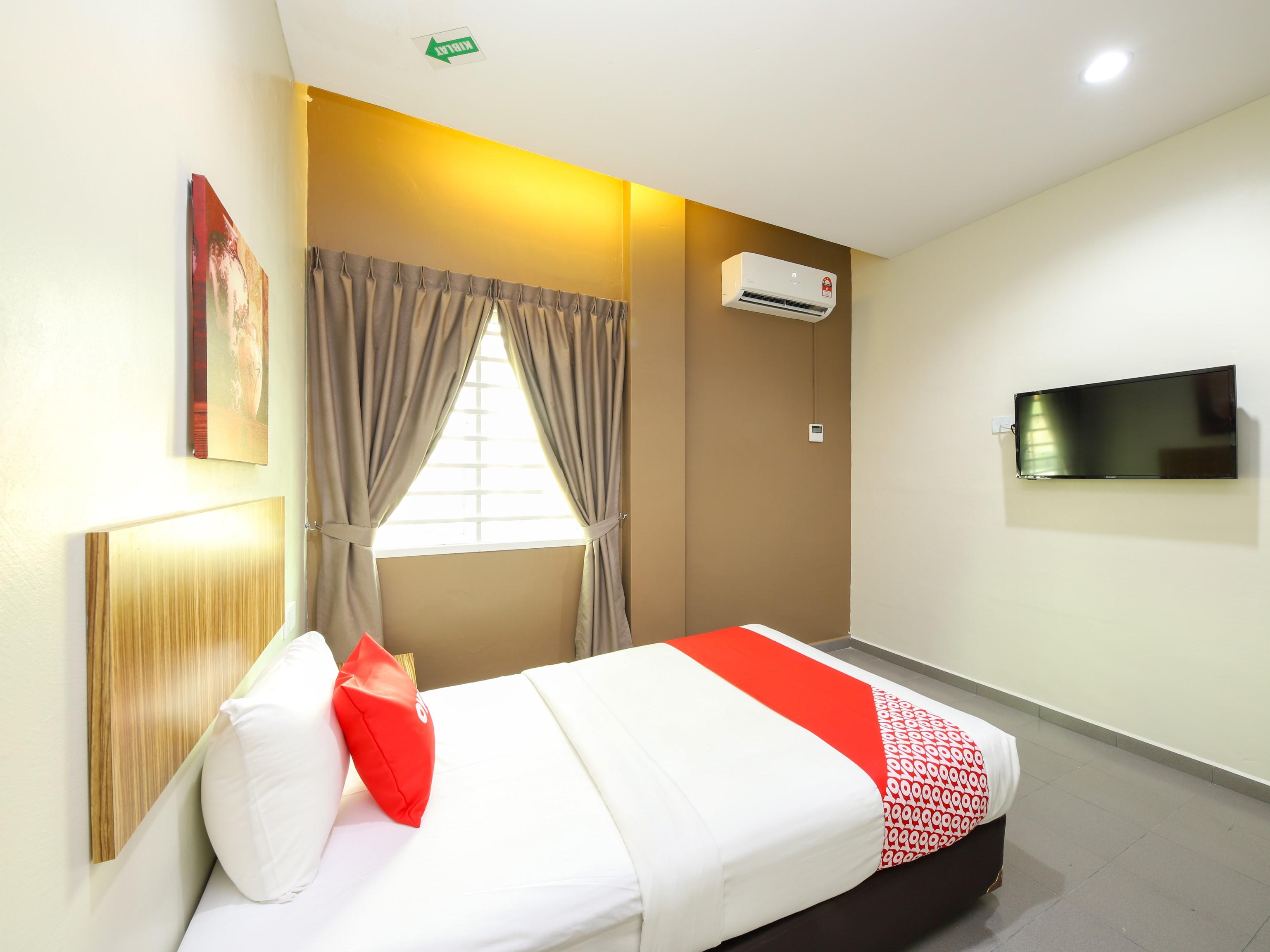 Oyo 89839 Riaz Hotel Malacca Eksteriør billede