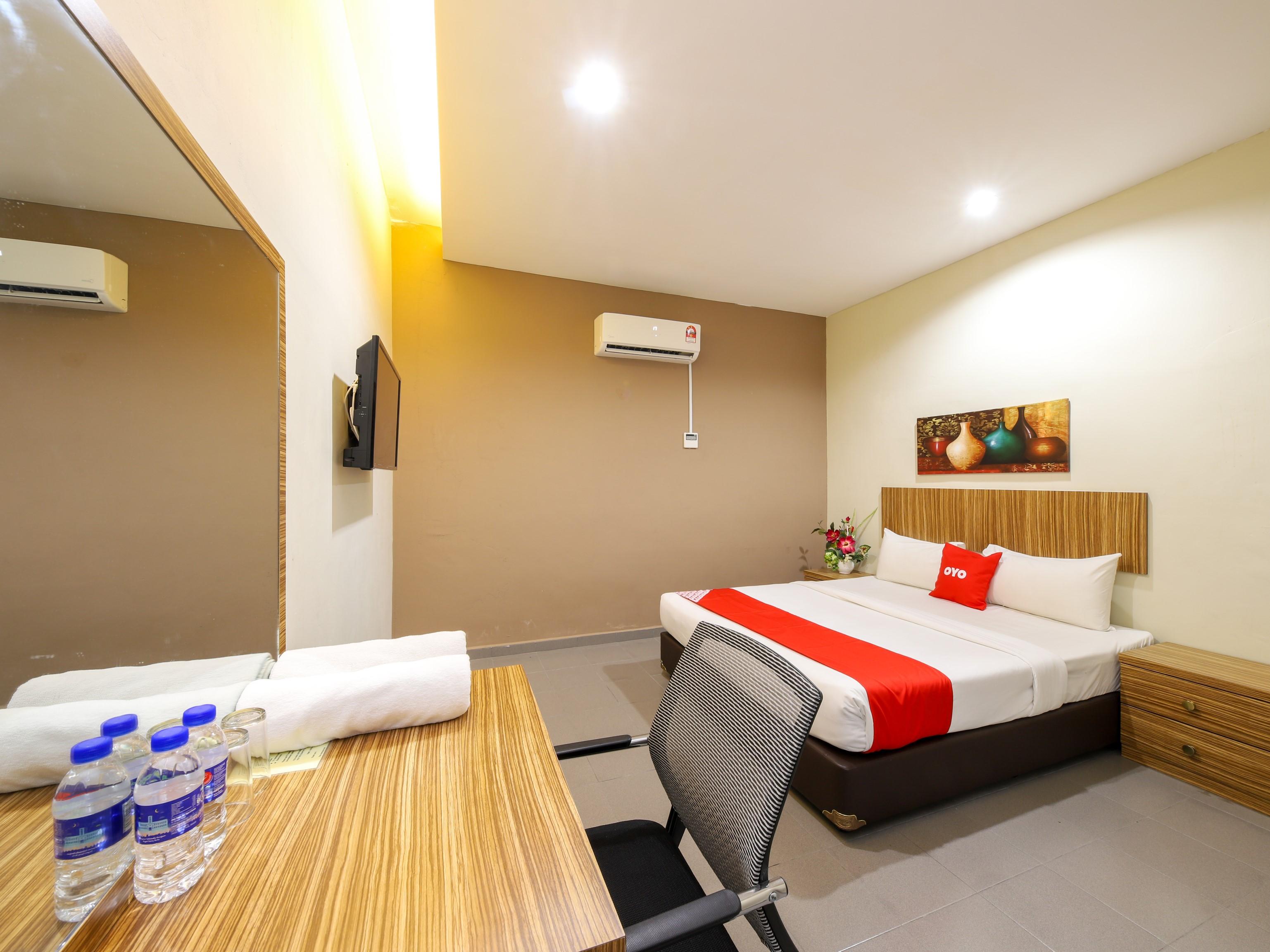 Oyo 89839 Riaz Hotel Malacca Eksteriør billede