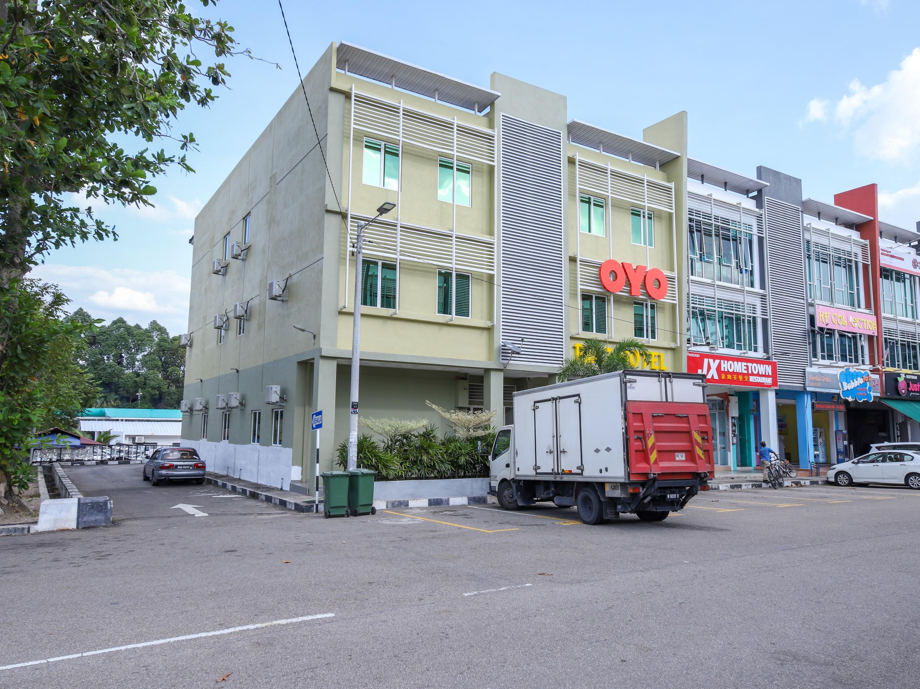 Oyo 89839 Riaz Hotel Malacca Eksteriør billede