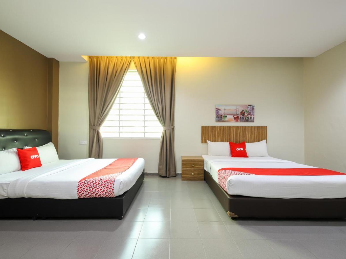 Oyo 89839 Riaz Hotel Malacca Eksteriør billede