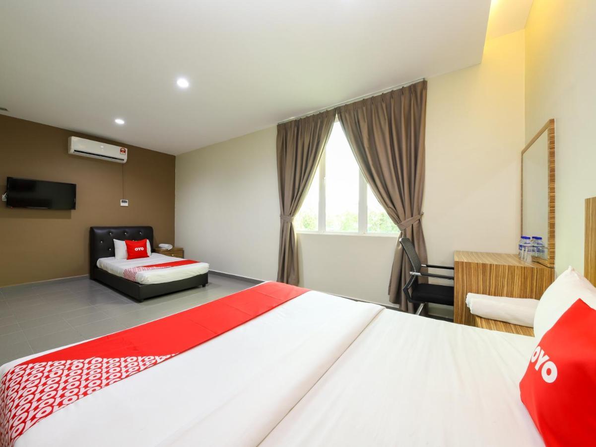 Oyo 89839 Riaz Hotel Malacca Eksteriør billede